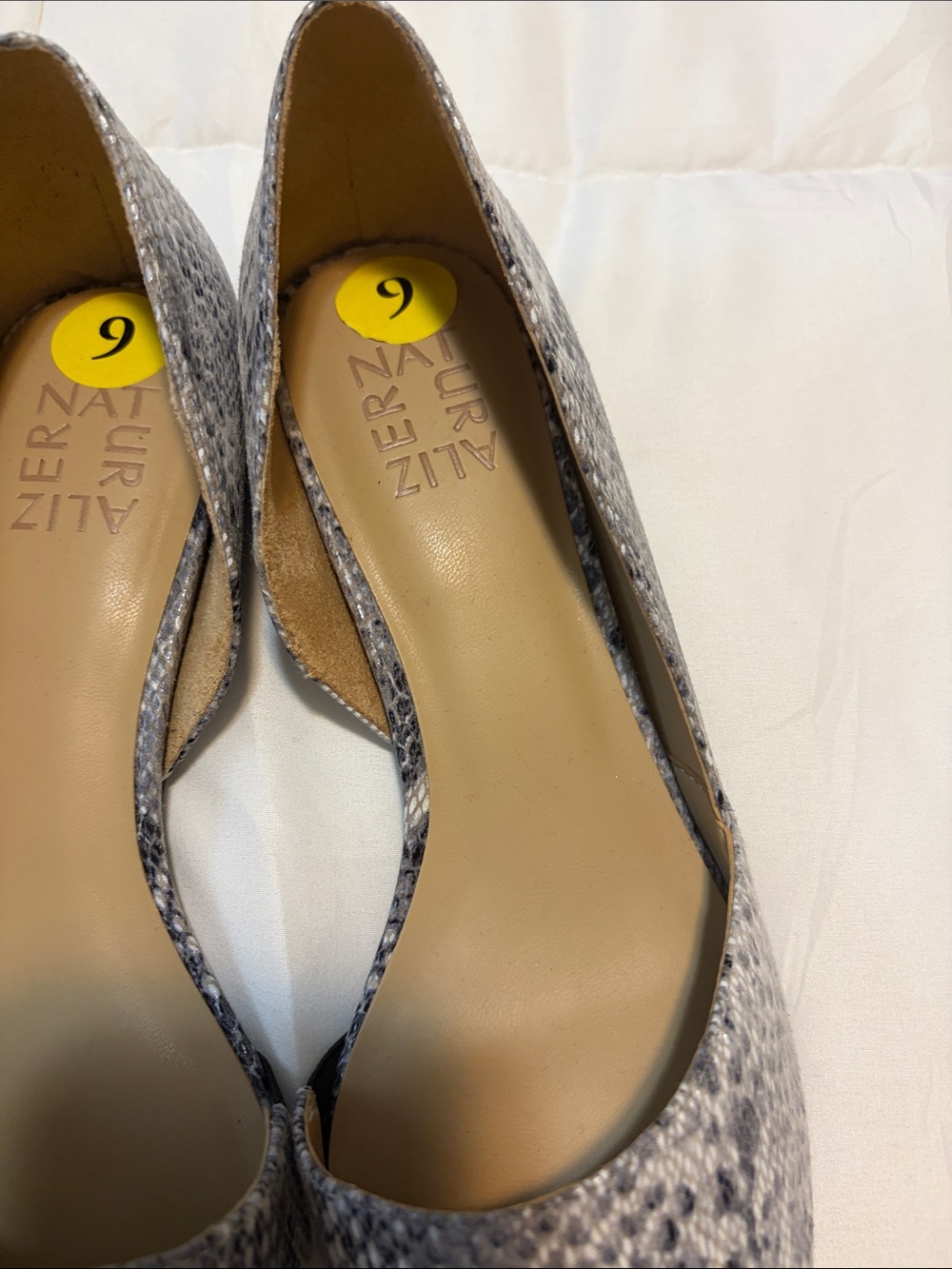 NWT Naturalizer Flats in Grey Snake Print - Picture 4 of 4